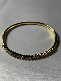 Taş işlemeli çelik kelepçe